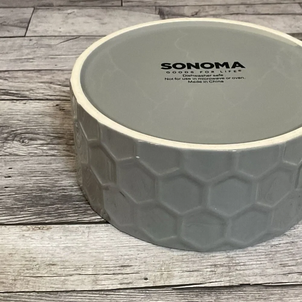 Sonoma Good For Life Honeycomb Design Ceramic Dog Bowl.6” x 3”.EUC